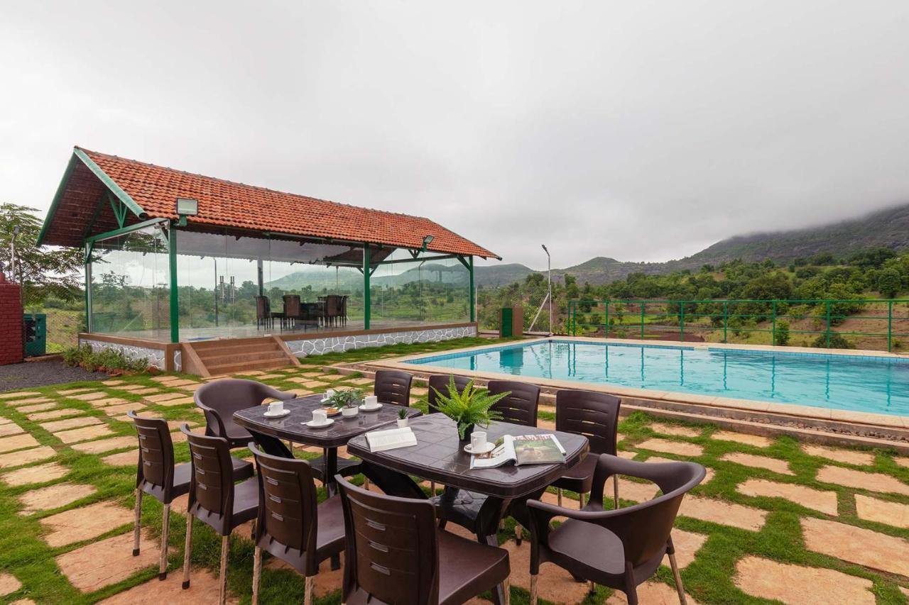 Stayvista'S Ficus Farms - Mountain-View Haven With Rustic Artsy Interiors, Outdoor Pool, Glasshouse, Home Theatre & Karaoke Delight Igatpuri Esterno foto